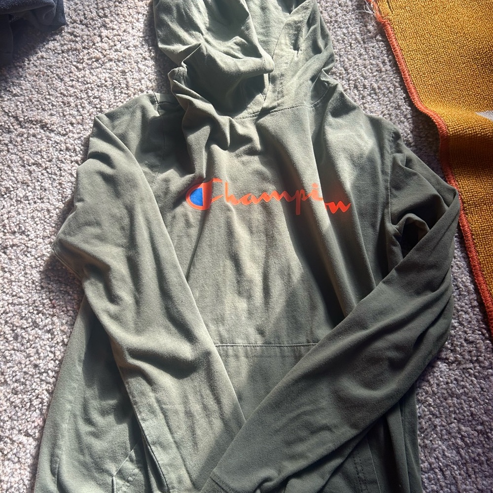 Champion Olive Green Hoodie-shirt lightweight with Logo